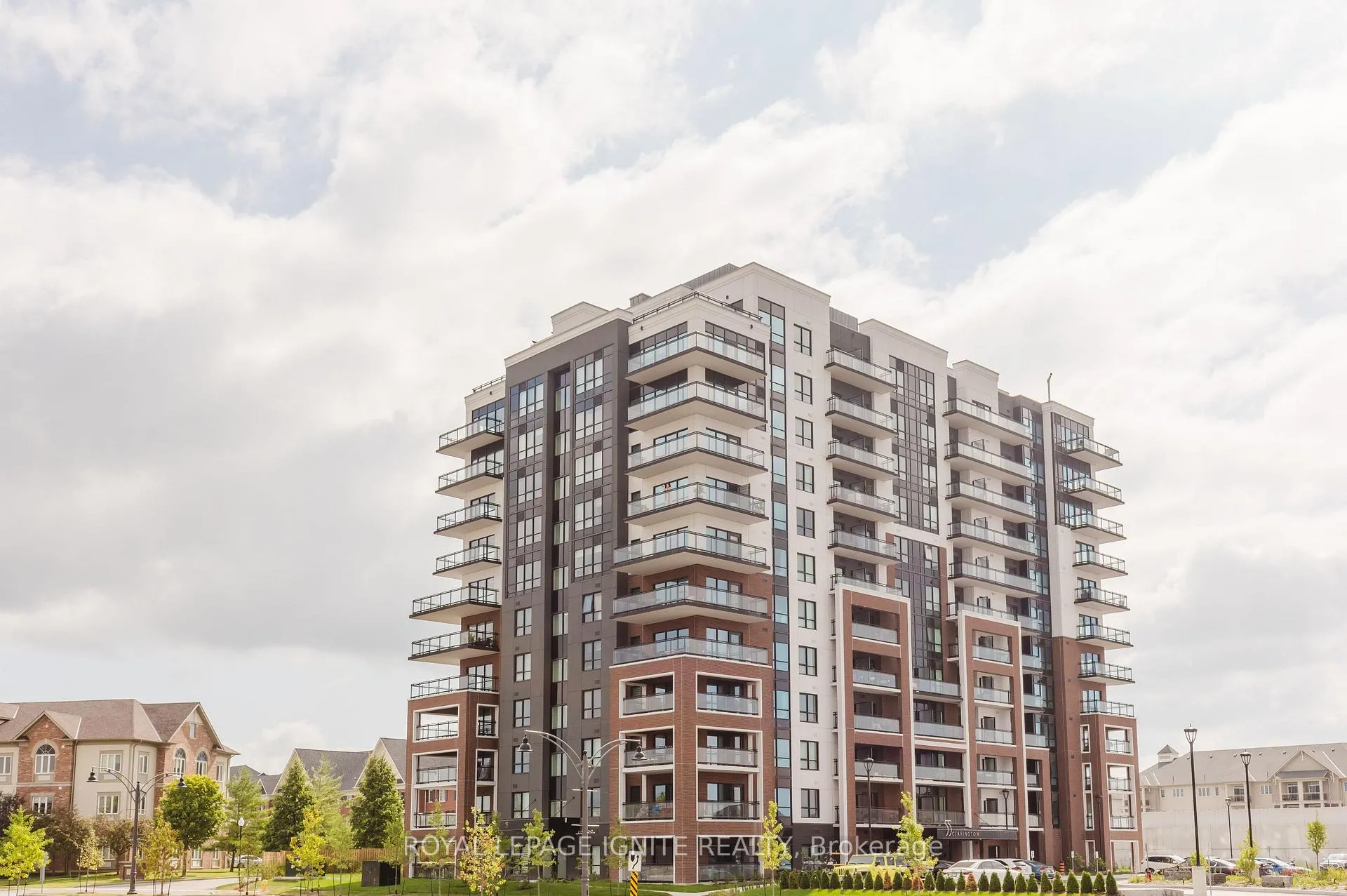 Front of Unit 907, 55 Clarington Boulevard