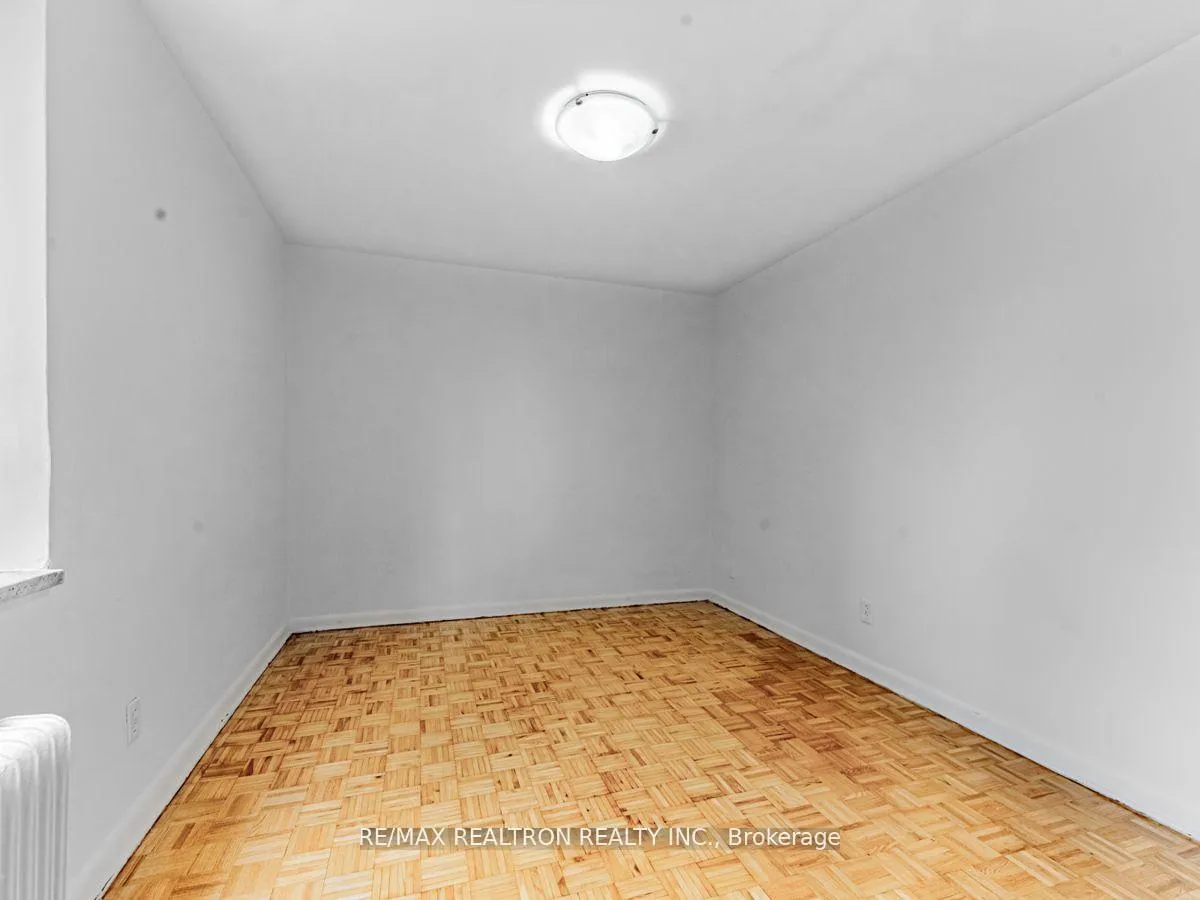 Photo 15 of Unit 309, 2895 Bathurst Street, Toronto, Bedford Park-Nortown — HOMEH