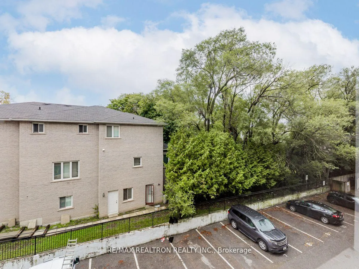 Photo 18 of Unit 309, 2895 Bathurst Street, Toronto, Bedford Park-Nortown — HOMEH