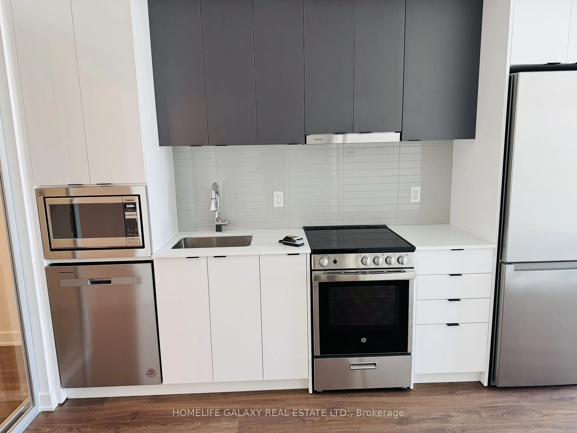 Photo 3 of Unit 1110, 50 Upper Mall Way, Vaughan, Brownridge — HOMEH