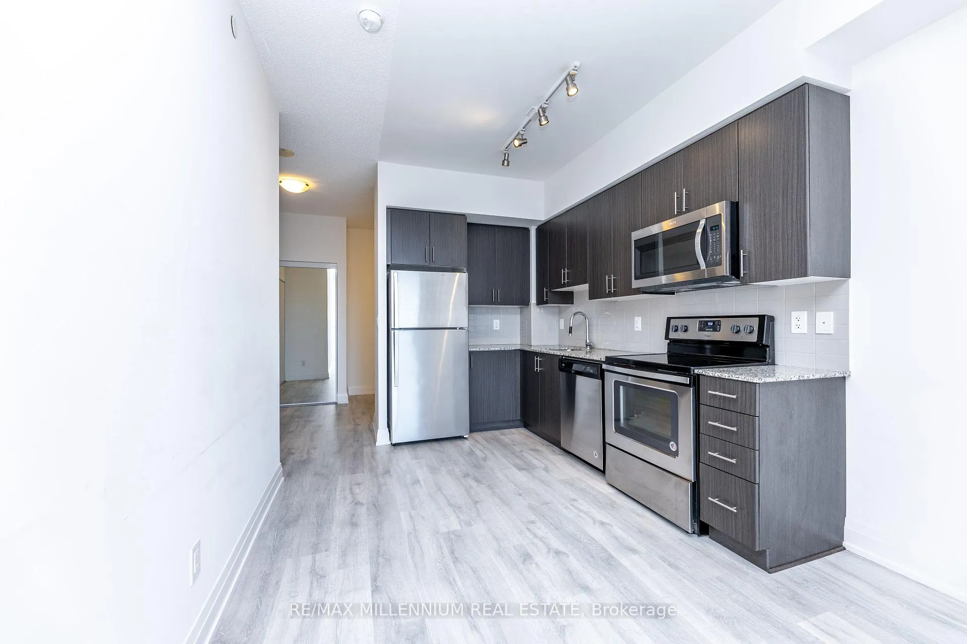 Photo 11 of Unit 1401, 3700 Highway 7 Road, Vaughan, East Woodbridge — HOMEH