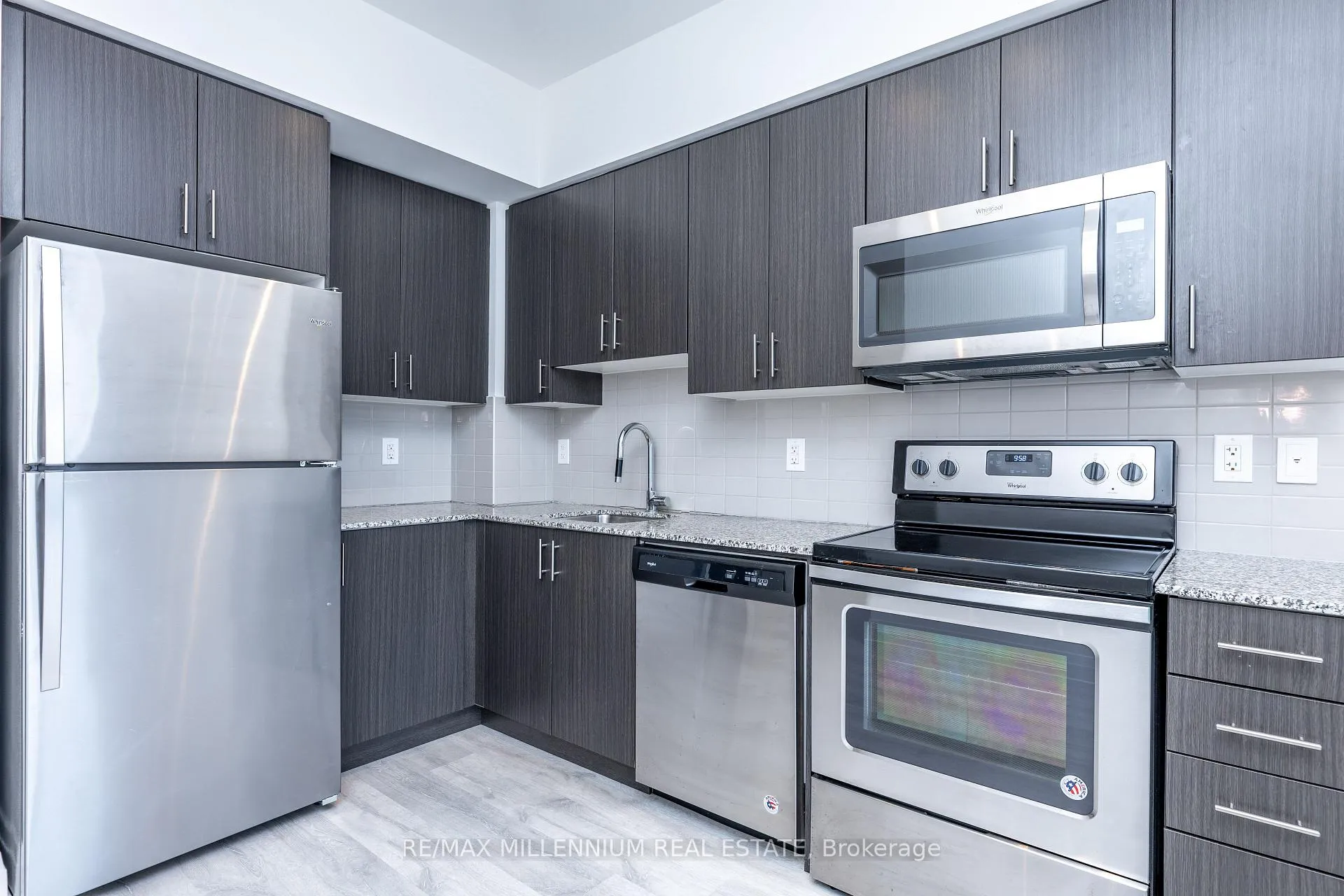 Photo 13 of Unit 1401, 3700 Highway 7 Road, Vaughan, East Woodbridge — HOMEH