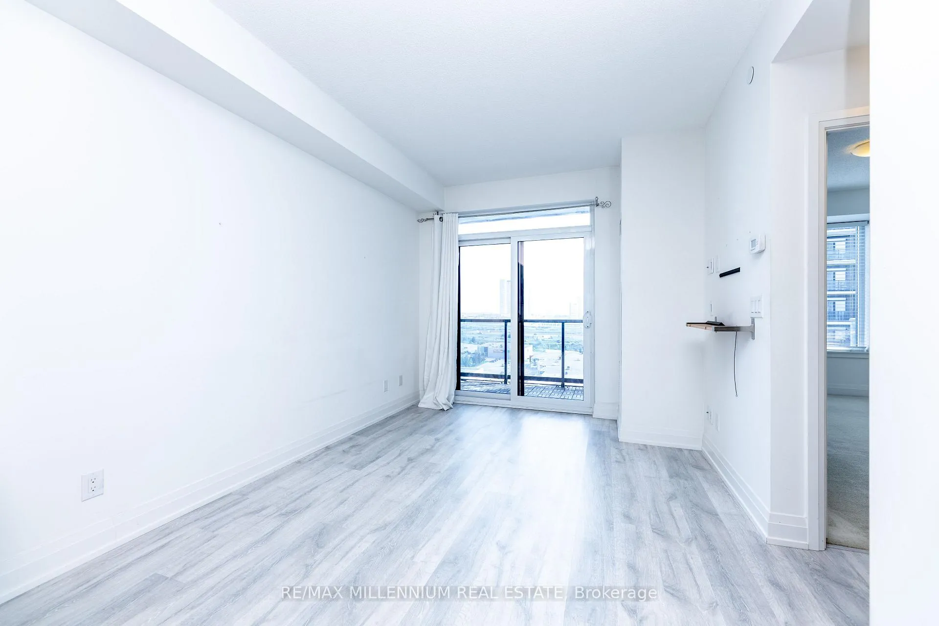 Photo 15 of Unit 1401, 3700 Highway 7 Road, Vaughan, East Woodbridge — HOMEH