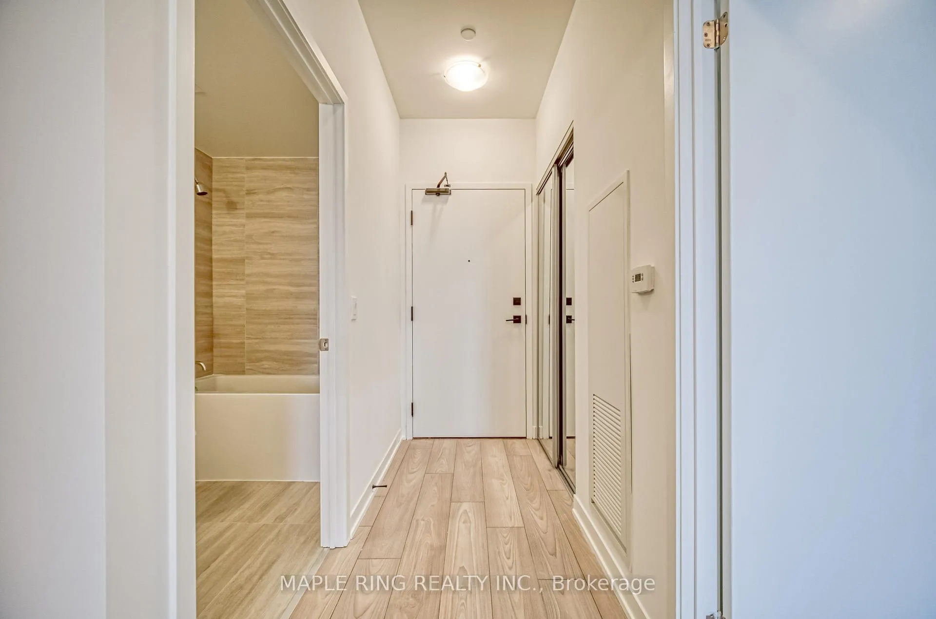 Photo 2 of Unit 435, 498 Caldari Road, Vaughan, Concord — HOMEH