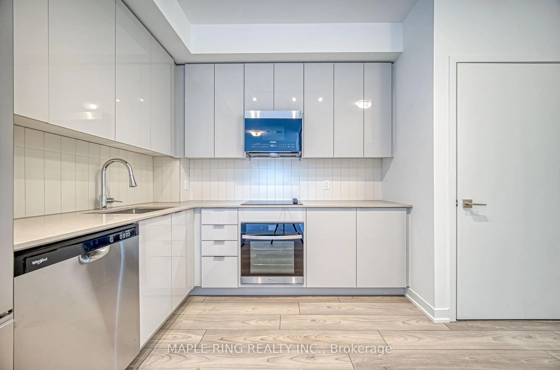 Photo 3 of Unit 435, 498 Caldari Road, Vaughan, Concord — HOMEH