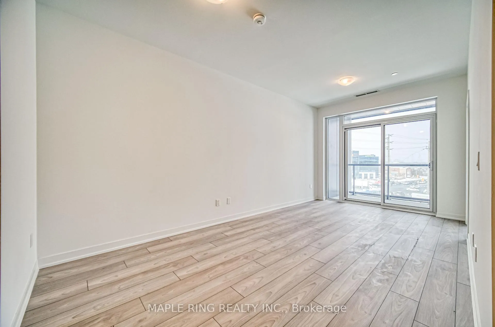 Photo 5 of Unit 435, 498 Caldari Road, Vaughan, Concord — HOMEH