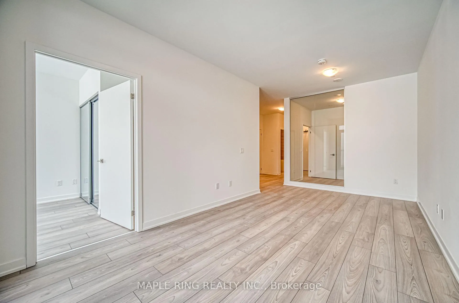 Photo 7 of Unit 435, 498 Caldari Road, Vaughan, Concord — HOMEH
