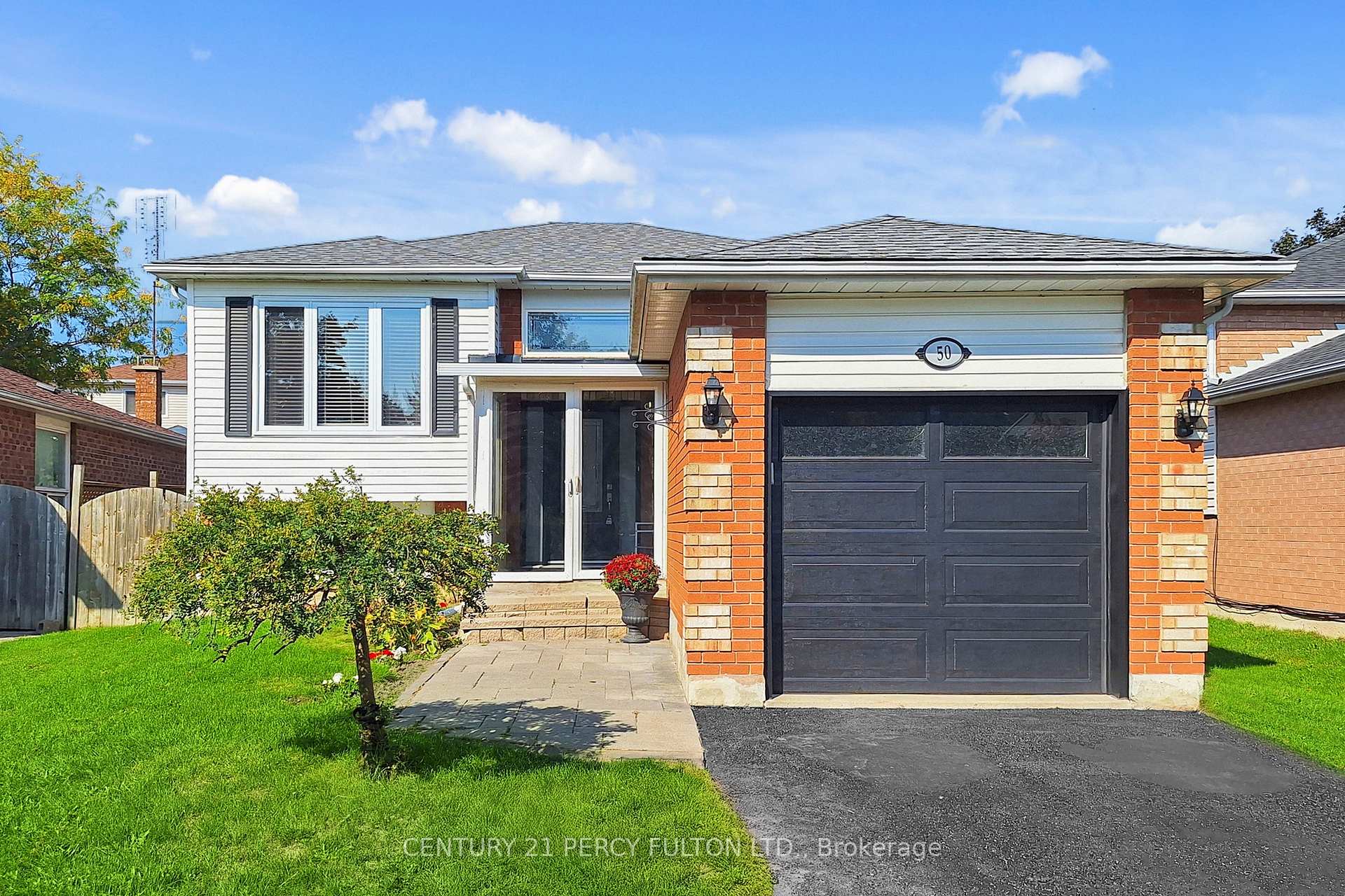Photo 2 of 50 Freeland Avenue, Clarington, Bowmanville — HOMEH