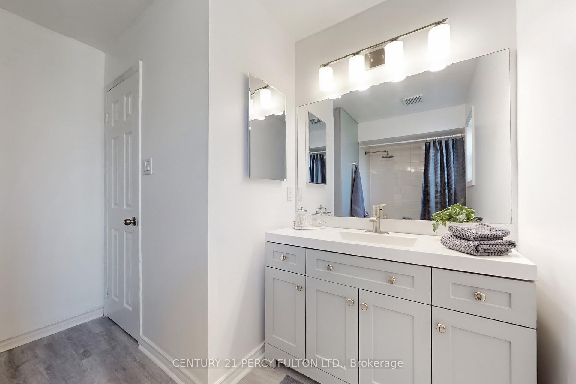 Photo 22 of 50 Freeland Avenue, Clarington, Bowmanville — HOMEH