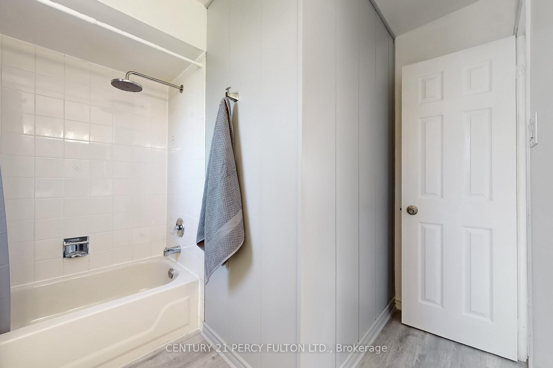 Photo 24 of 50 Freeland Avenue, Clarington, Bowmanville — HOMEH
