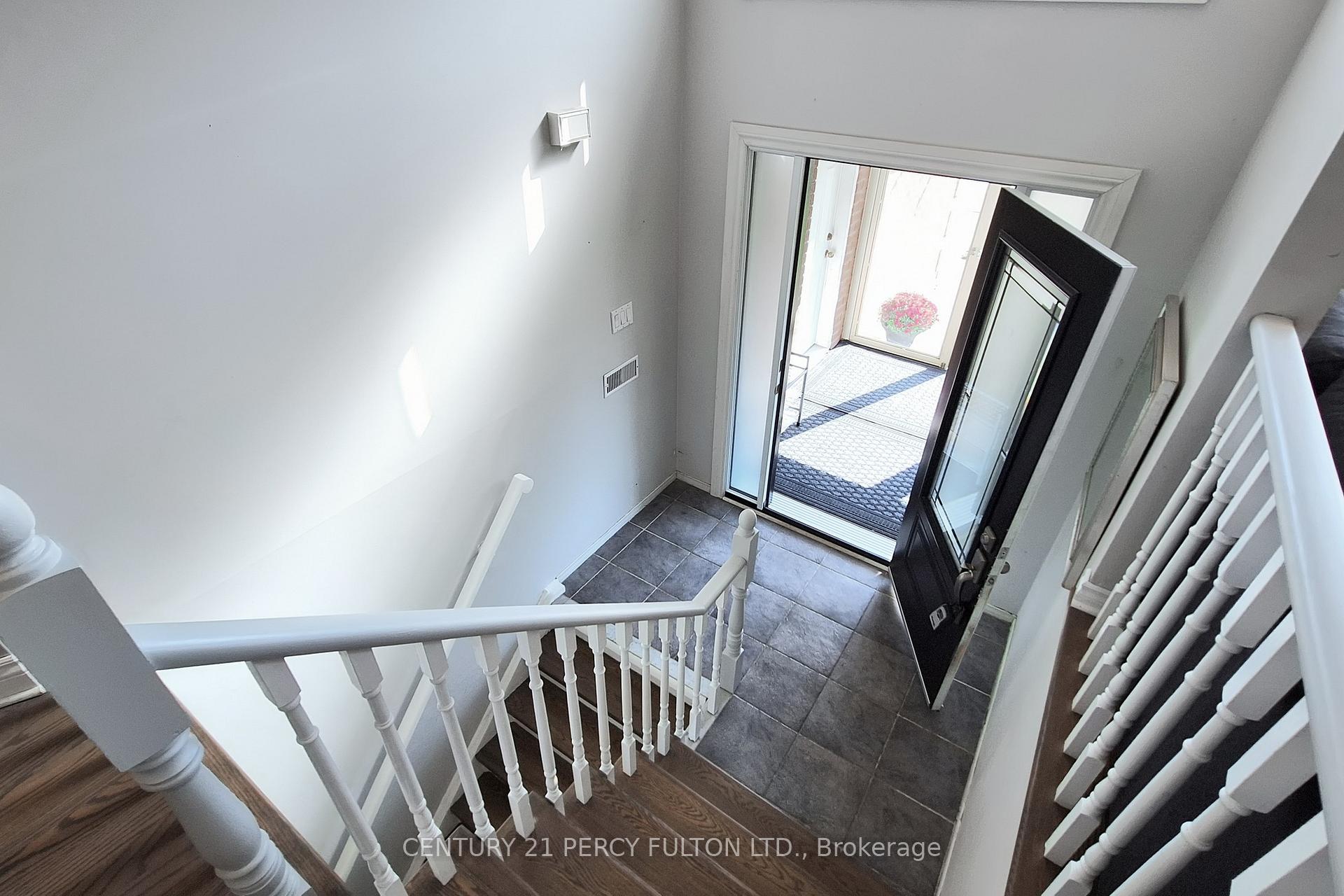 Photo 27 of 50 Freeland Avenue, Clarington, Bowmanville — HOMEH