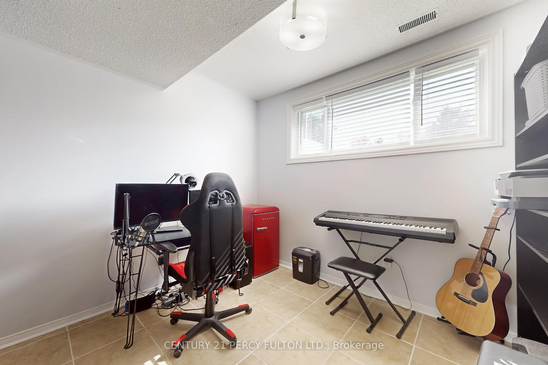 Photo 37 of 50 Freeland Avenue, Clarington, Bowmanville — HOMEH
