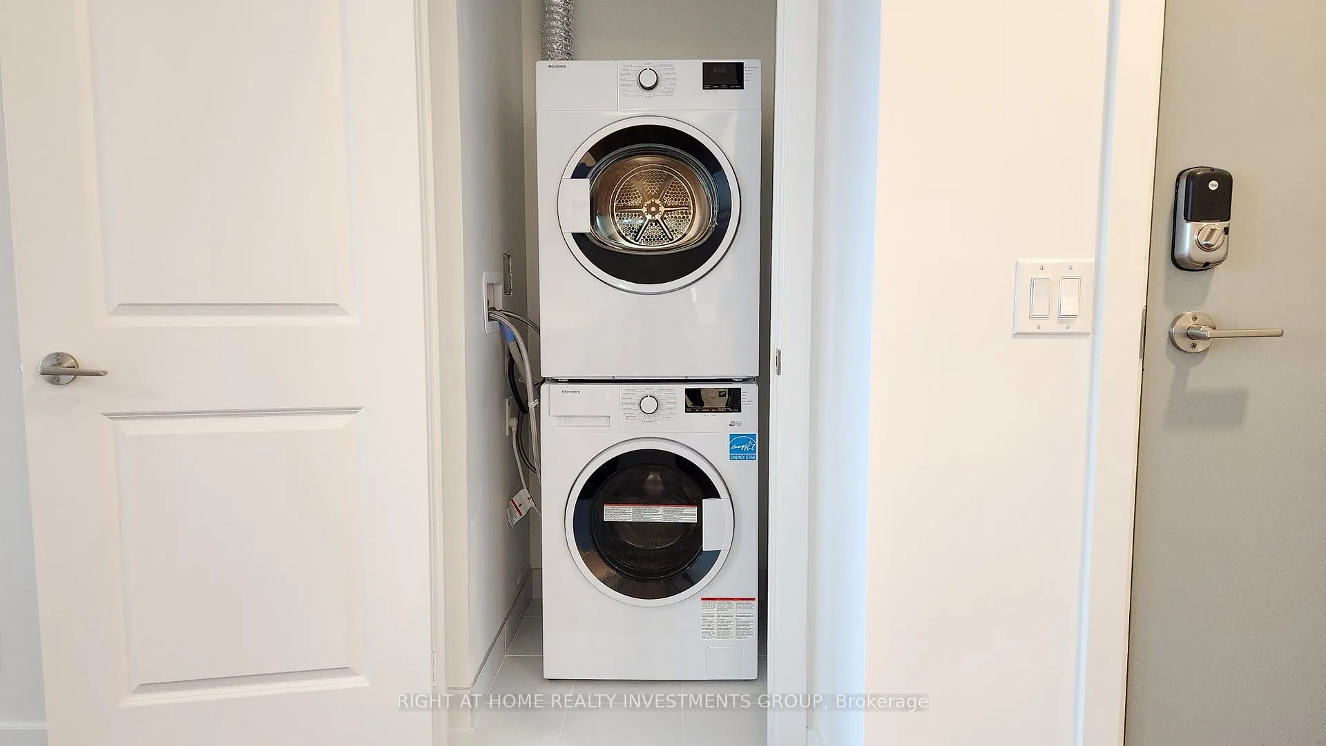 Photo 11 of Unit 2507, 50 Upper Mall Way, Vaughan, Brownridge — HOMEH