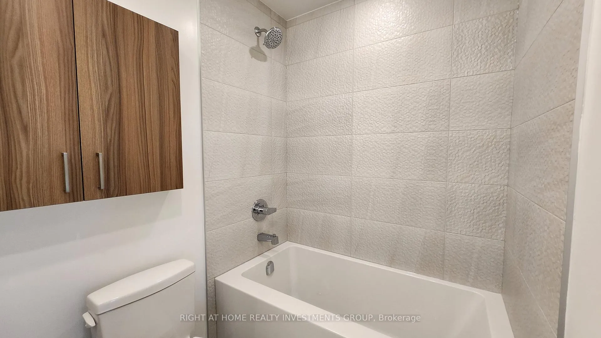 Photo 15 of Unit 2507, 50 Upper Mall Way, Vaughan, Brownridge — HOMEH