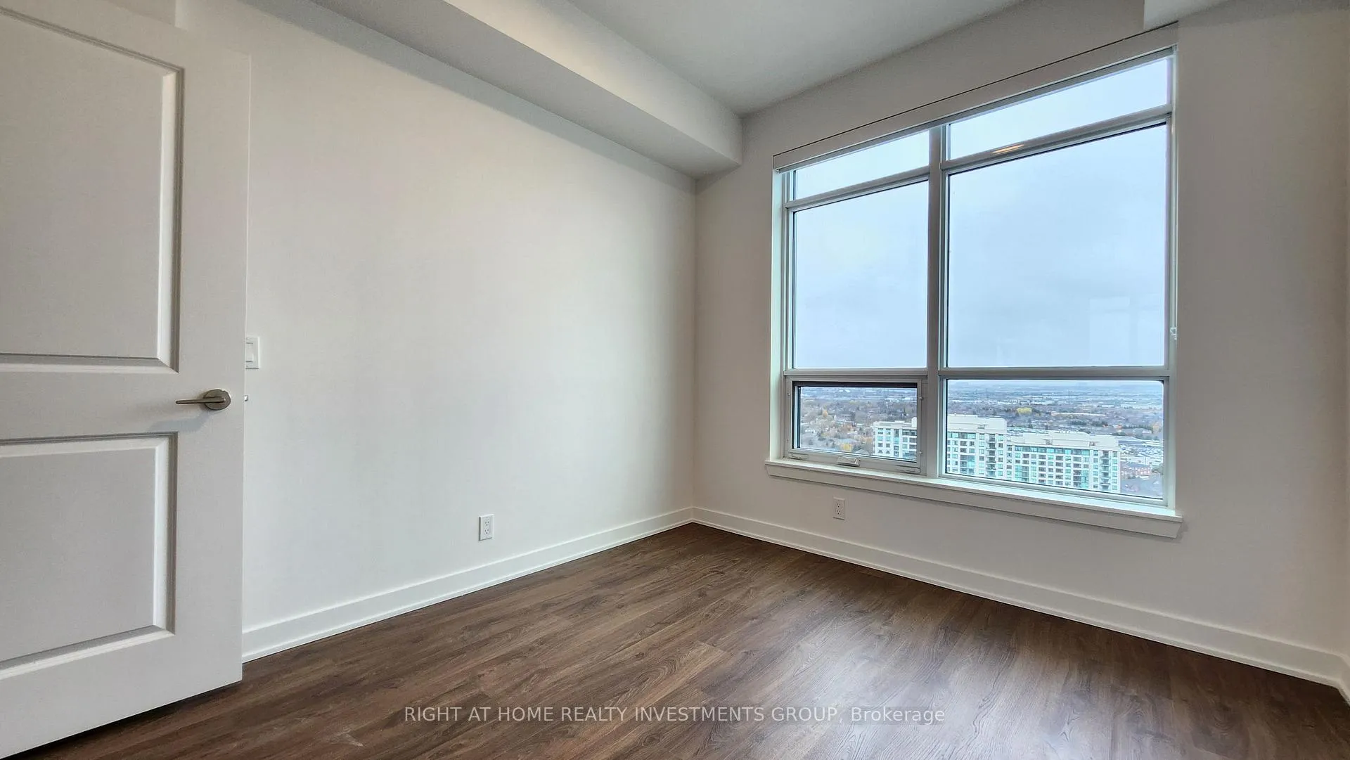 Photo 17 of Unit 2507, 50 Upper Mall Way, Vaughan, Brownridge — HOMEH