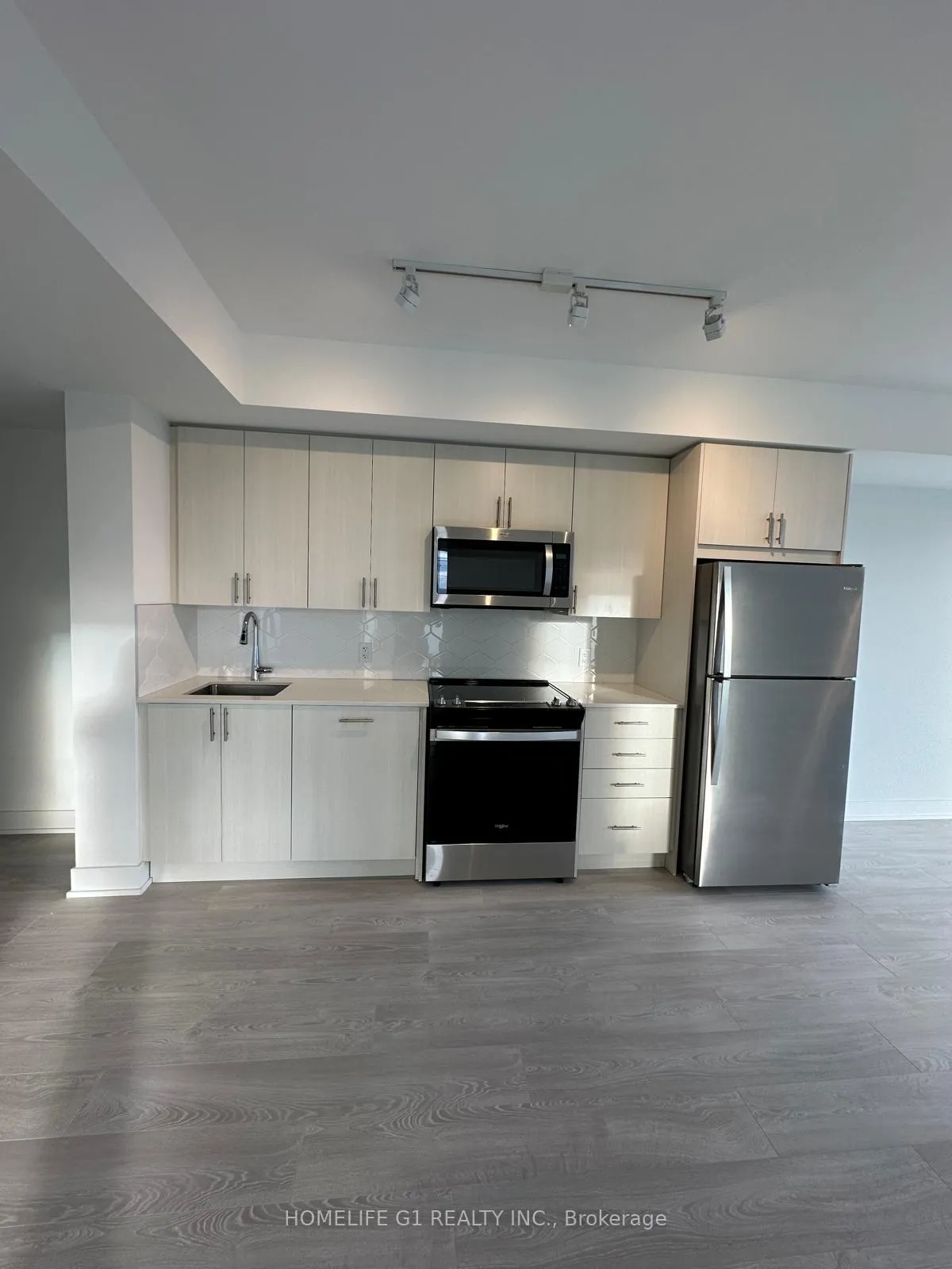 Photo 4 of Unit 07, 2425 Simcoe Street N, Oshawa, Windfields — HOMEH