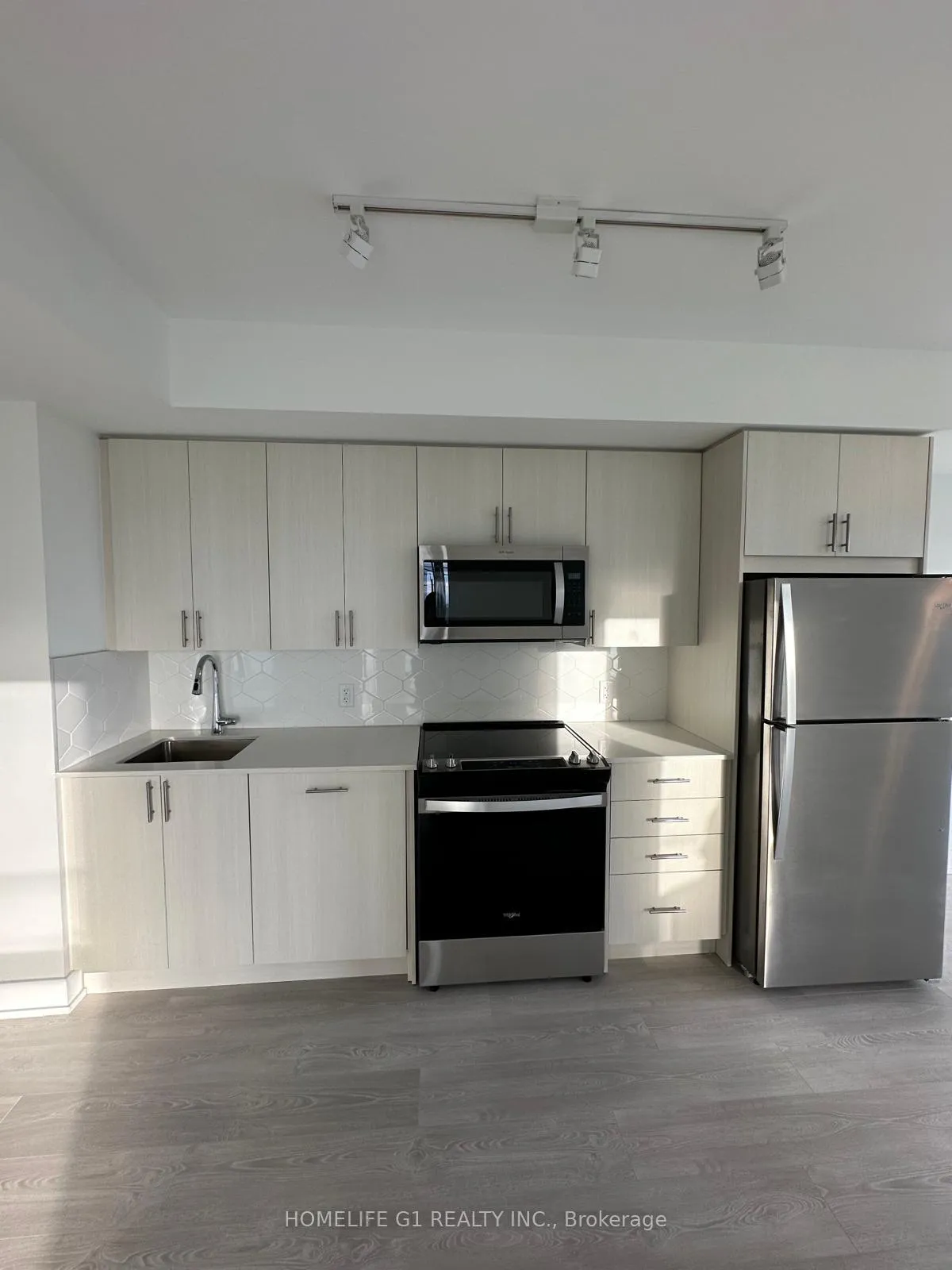Photo 5 of Unit 07, 2425 Simcoe Street N, Oshawa, Windfields — HOMEH
