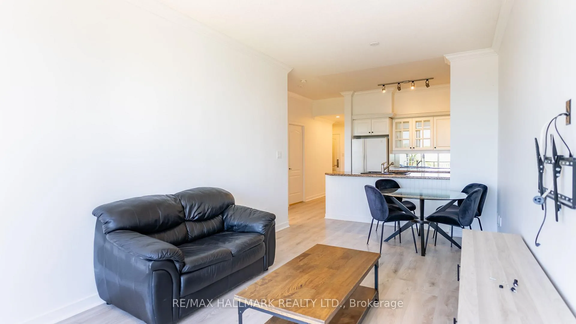 Photo 8 of Unit PH08, 18 Wanless Avenue, Toronto, Lawrence Park North — HOMEH