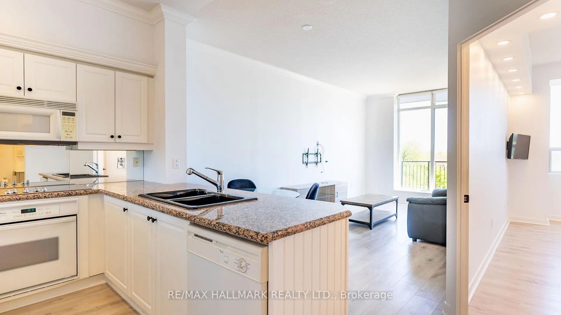 Photo 14 of Unit PH08, 18 Wanless Avenue, Toronto, Lawrence Park North — HOMEH