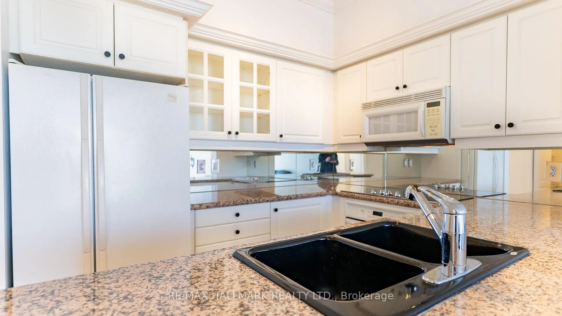 Photo 16 of Unit PH08, 18 Wanless Avenue, Toronto, Lawrence Park North — HOMEH