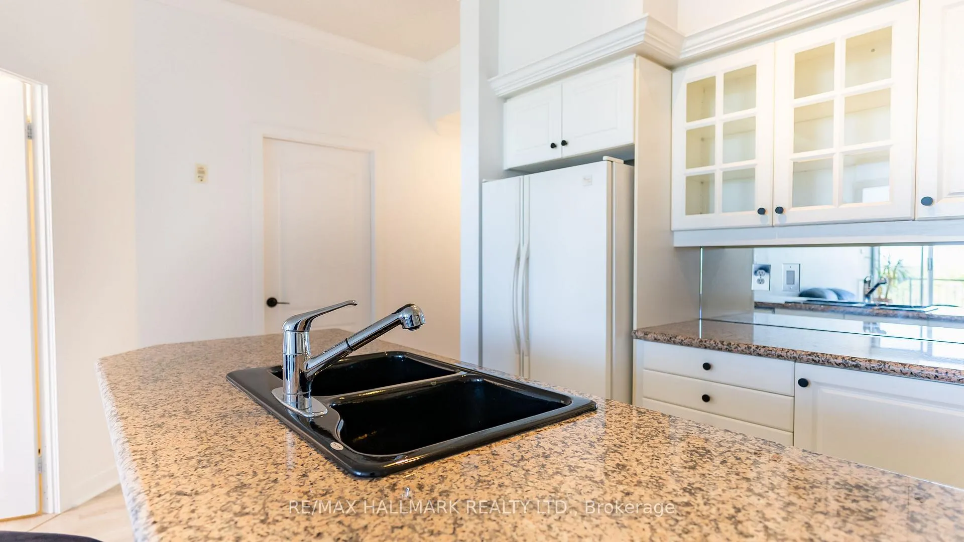 Photo 19 of Unit PH08, 18 Wanless Avenue, Toronto, Lawrence Park North — HOMEH