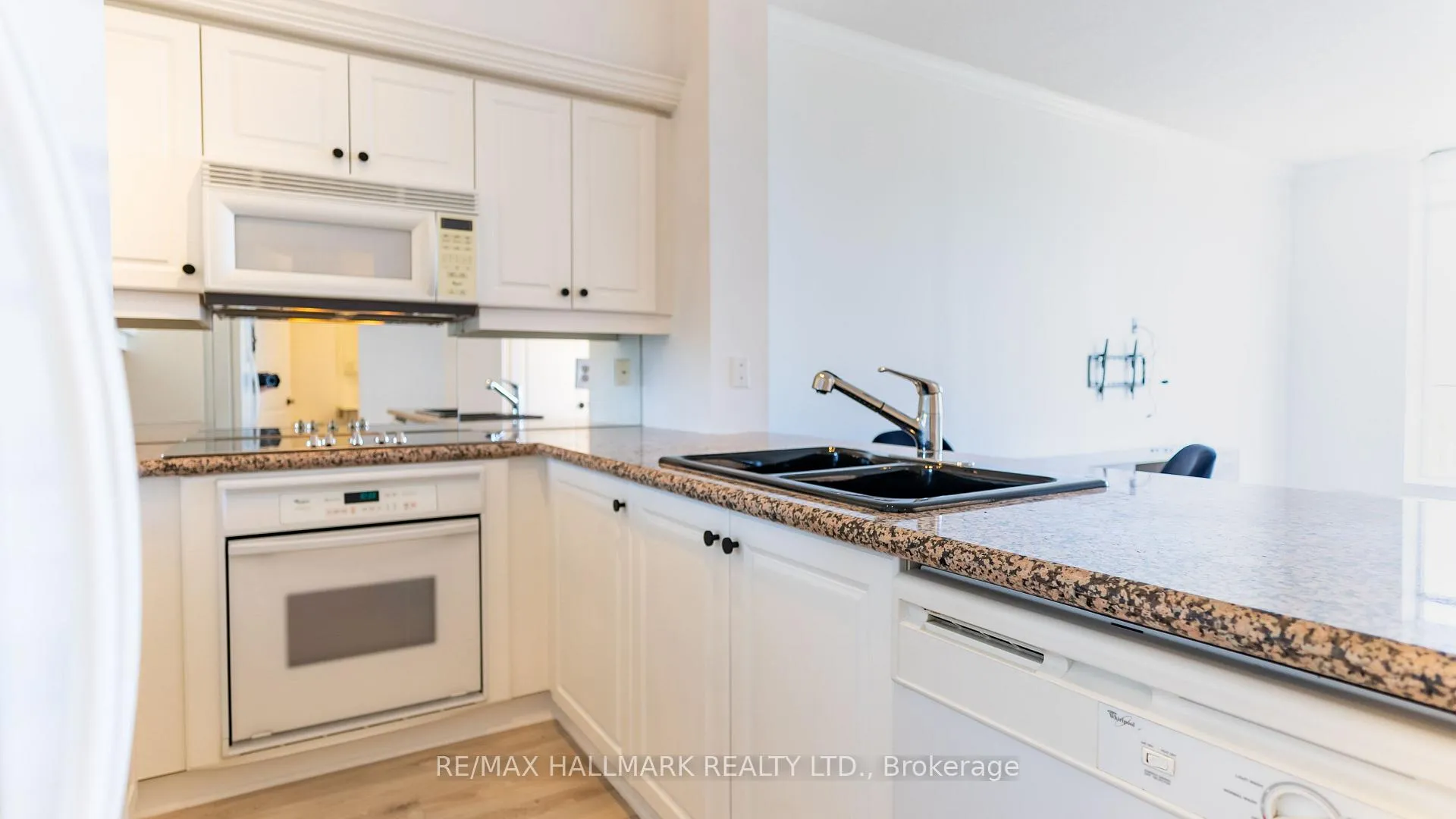 Photo 22 of Unit PH08, 18 Wanless Avenue, Toronto, Lawrence Park North — HOMEH