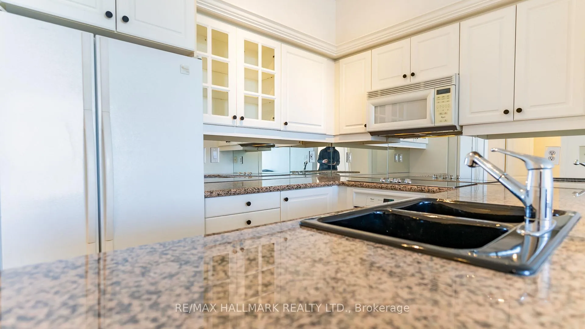Photo 23 of Unit PH08, 18 Wanless Avenue, Toronto, Lawrence Park North — HOMEH