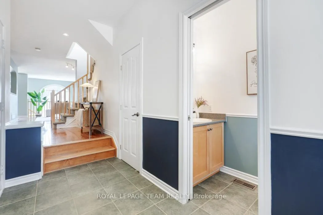 Photo 7 of 235 Saddlesmith Circle, Ottawa, Kanata - Emerald Meadows/Trailwest — HOMEH