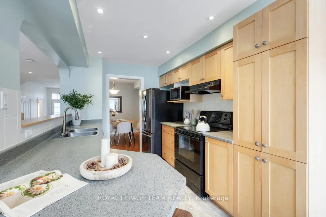 Photo 18 of 235 Saddlesmith Circle, Ottawa, Kanata - Emerald Meadows/Trailwest — HOMEH