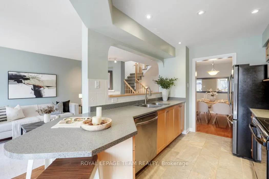Photo 19 of 235 Saddlesmith Circle, Ottawa, Kanata - Emerald Meadows/Trailwest — HOMEH
