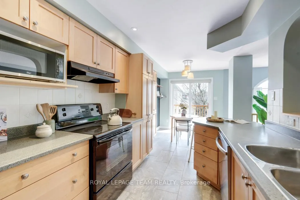 Photo 22 of 235 Saddlesmith Circle, Ottawa, Kanata - Emerald Meadows/Trailwest — HOMEH