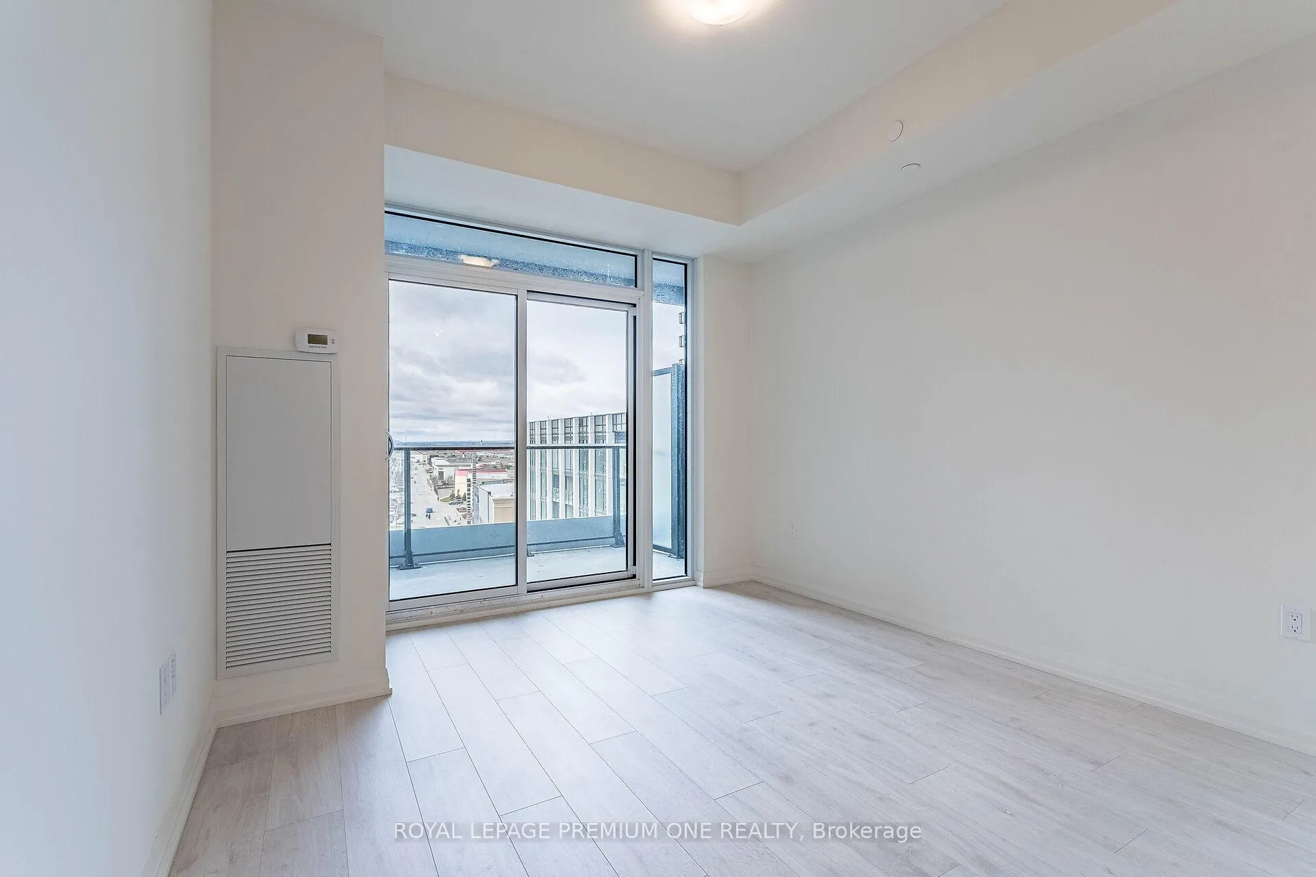 Photo 14 of Unit 615, 8960 Jane Street, Vaughan, Maple — HOMEH
