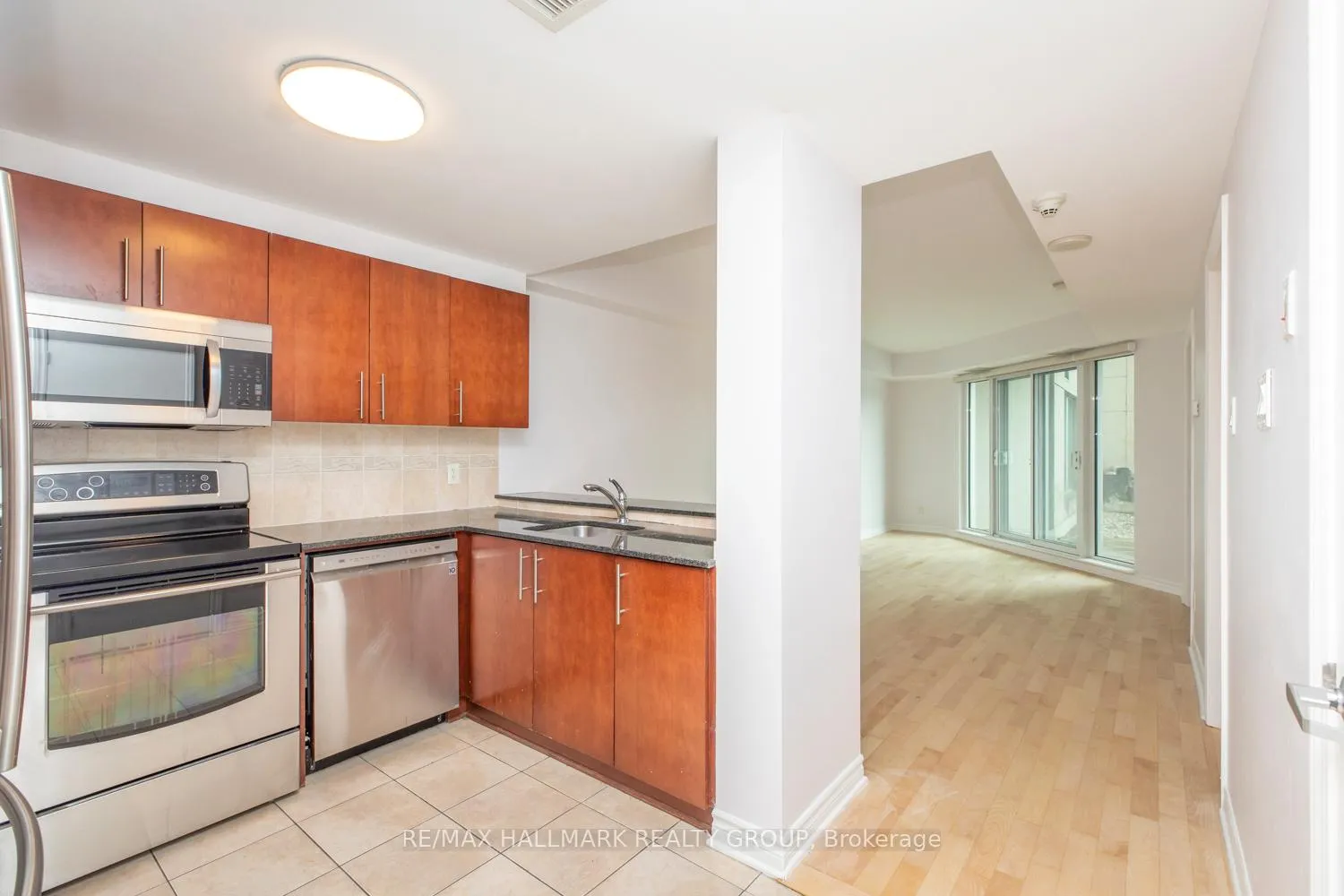 Photo 8 of Unit 210, 200 Rideau Street, Ottawa, Sandy Hill — HOMEH