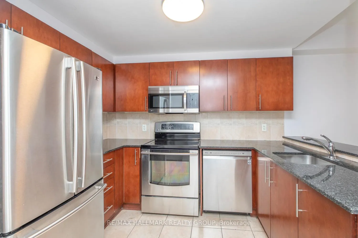 Photo 9 of Unit 210, 200 Rideau Street, Ottawa, Sandy Hill — HOMEH