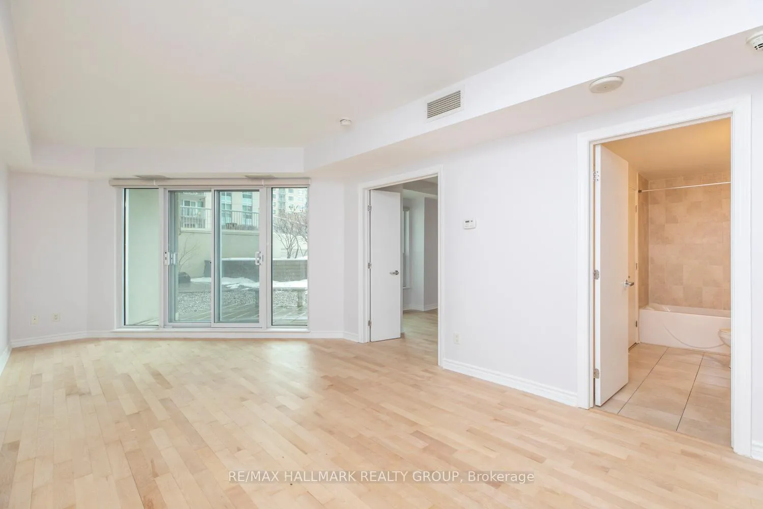 Photo 14 of Unit 210, 200 Rideau Street, Ottawa, Sandy Hill — HOMEH