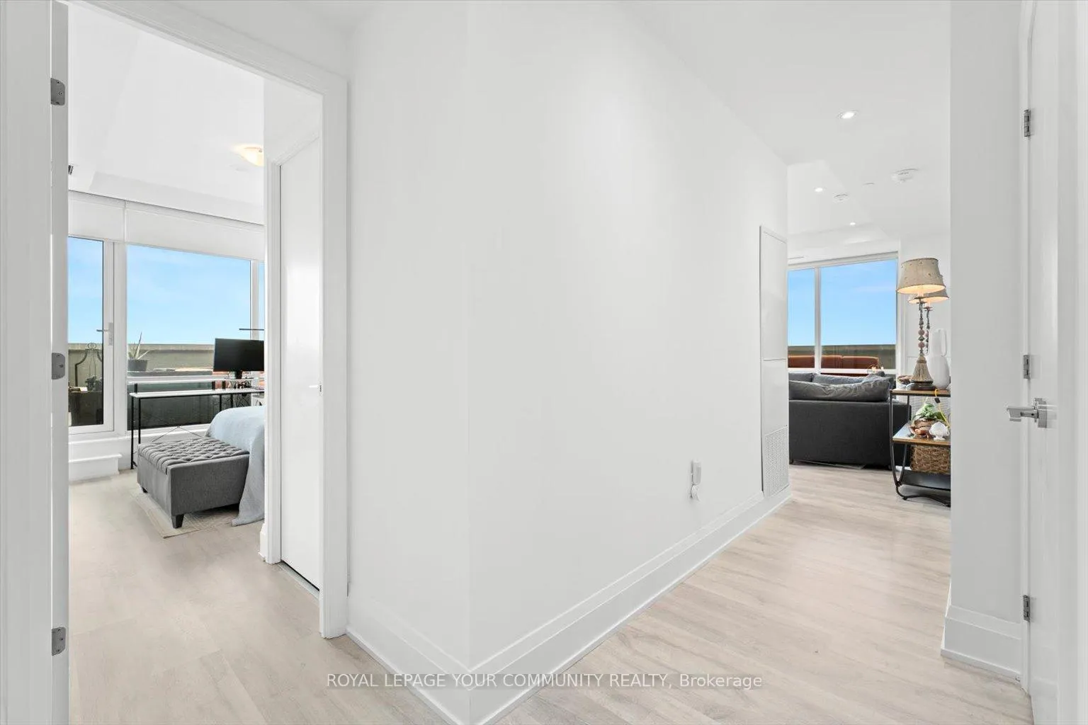 Photo 3 of Unit 1001, 4800 Highway 7, Vaughan, West Woodbridge — HOMEH