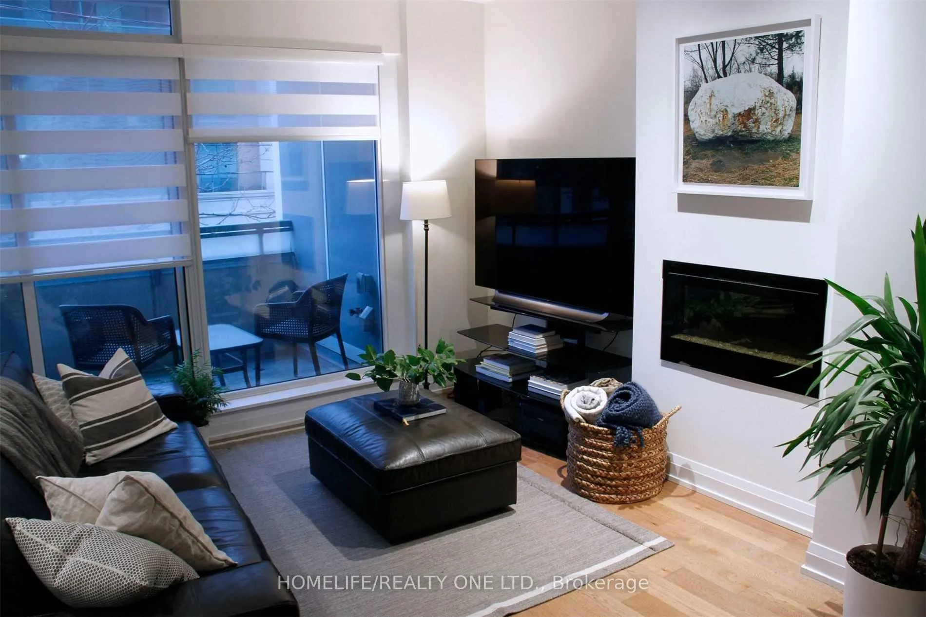 Front of Unit 202, 200 Woodbine Avenue