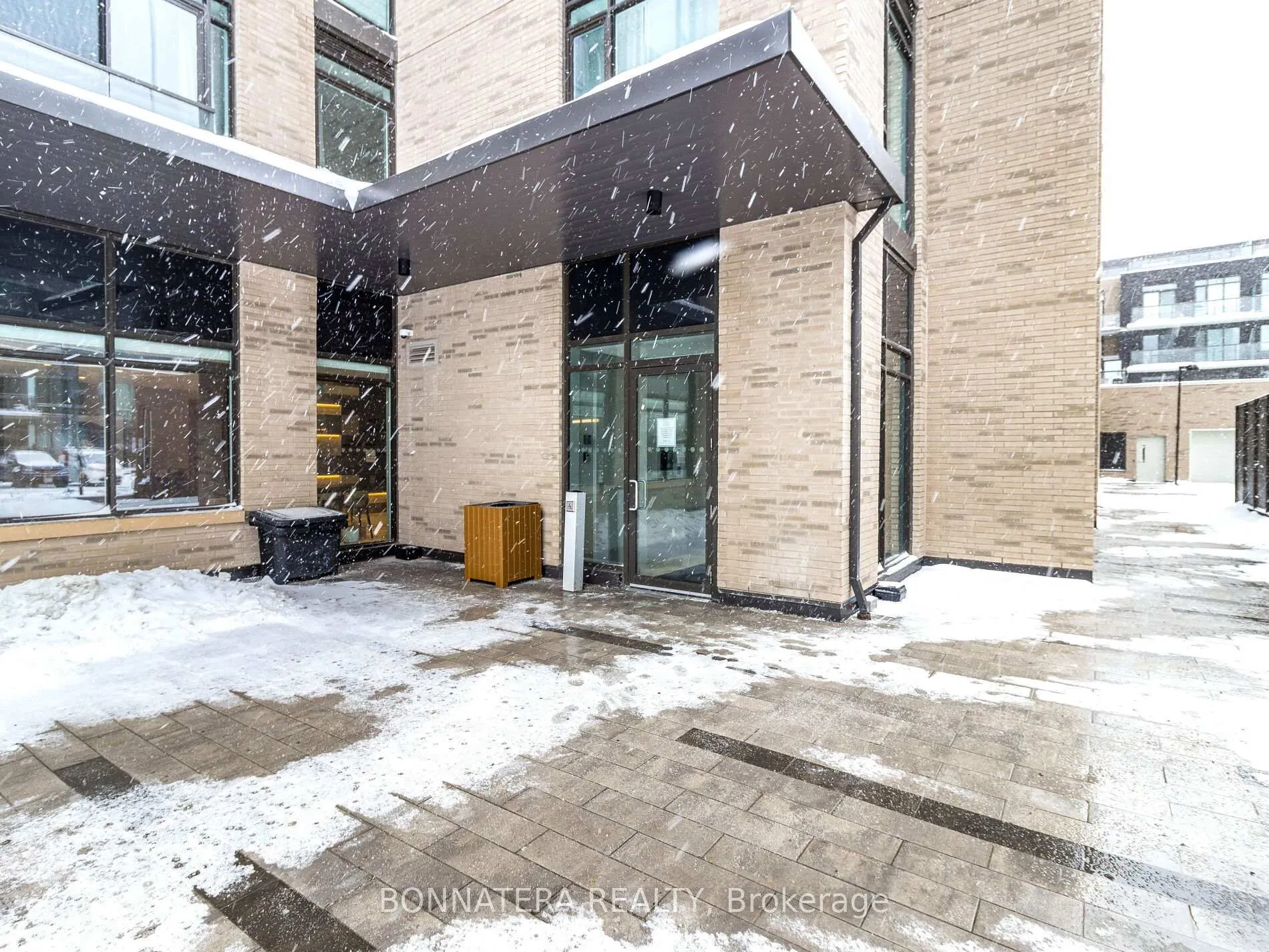 Photo 2 of Unit 1302, 55 Duke Street W, Kitchener, City Commercial Core — HOMEH