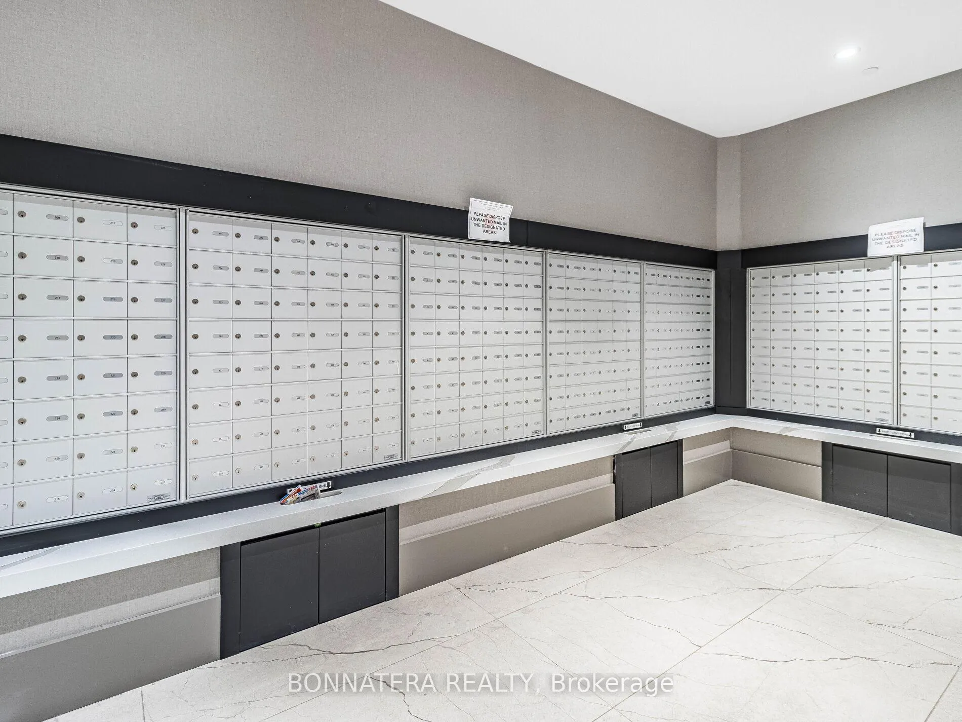 Photo 4 of Unit 1302, 55 Duke Street W, Kitchener, City Commercial Core — HOMEH