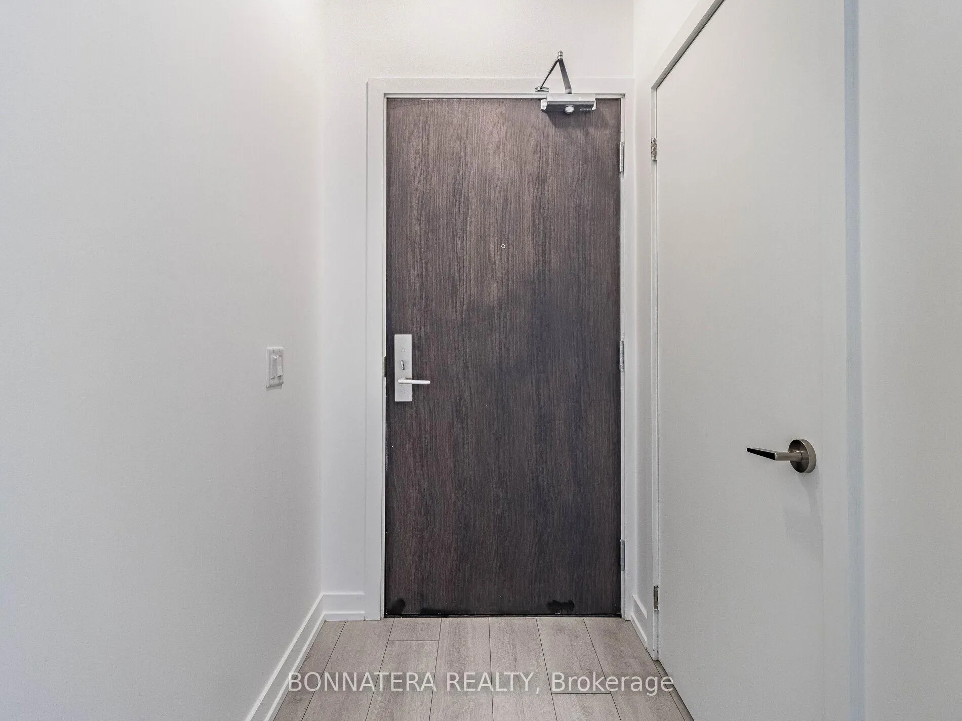 Photo 7 of Unit 1302, 55 Duke Street W, Kitchener, City Commercial Core — HOMEH