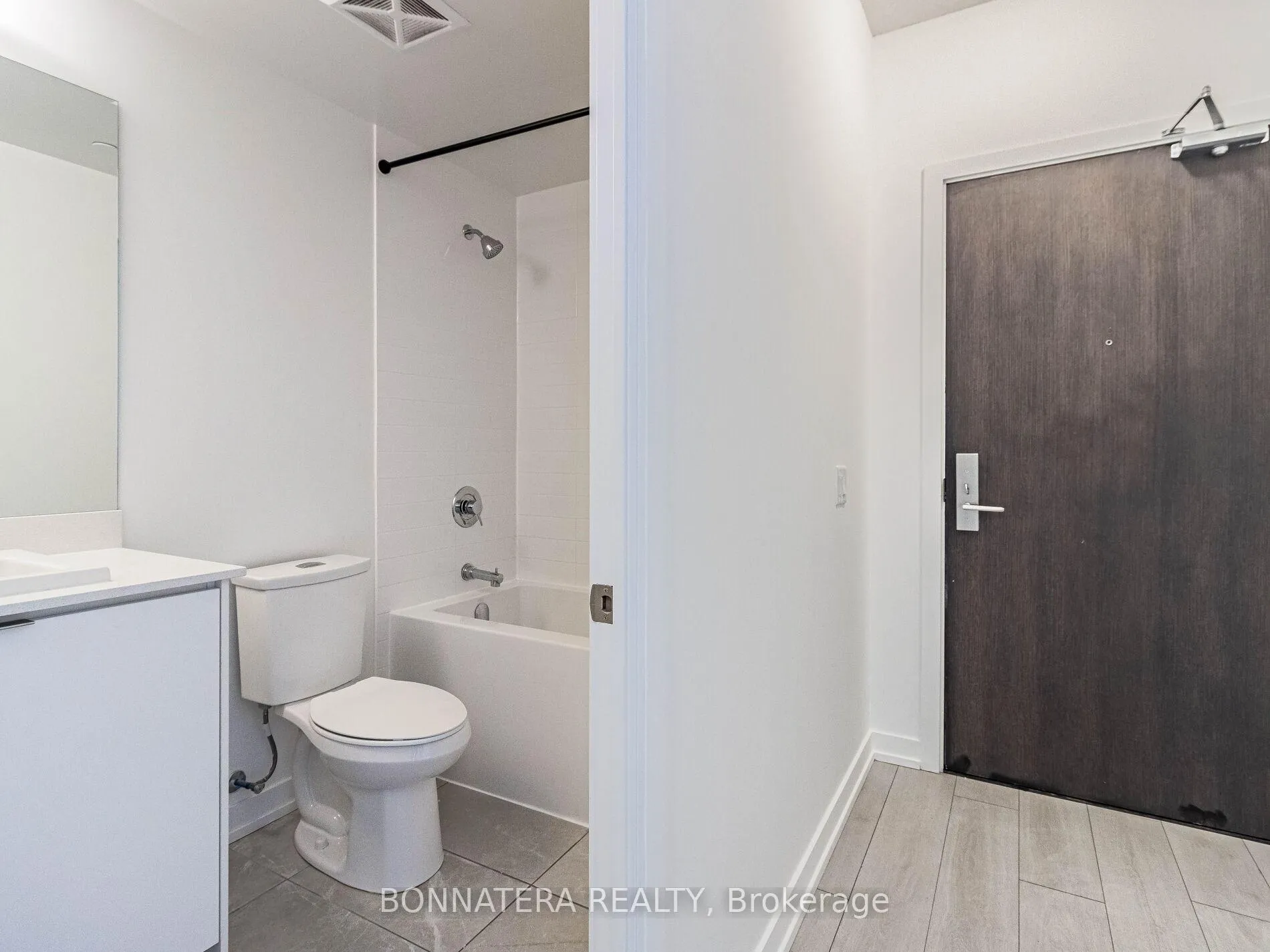 Photo 8 of Unit 1302, 55 Duke Street W, Kitchener, City Commercial Core — HOMEH