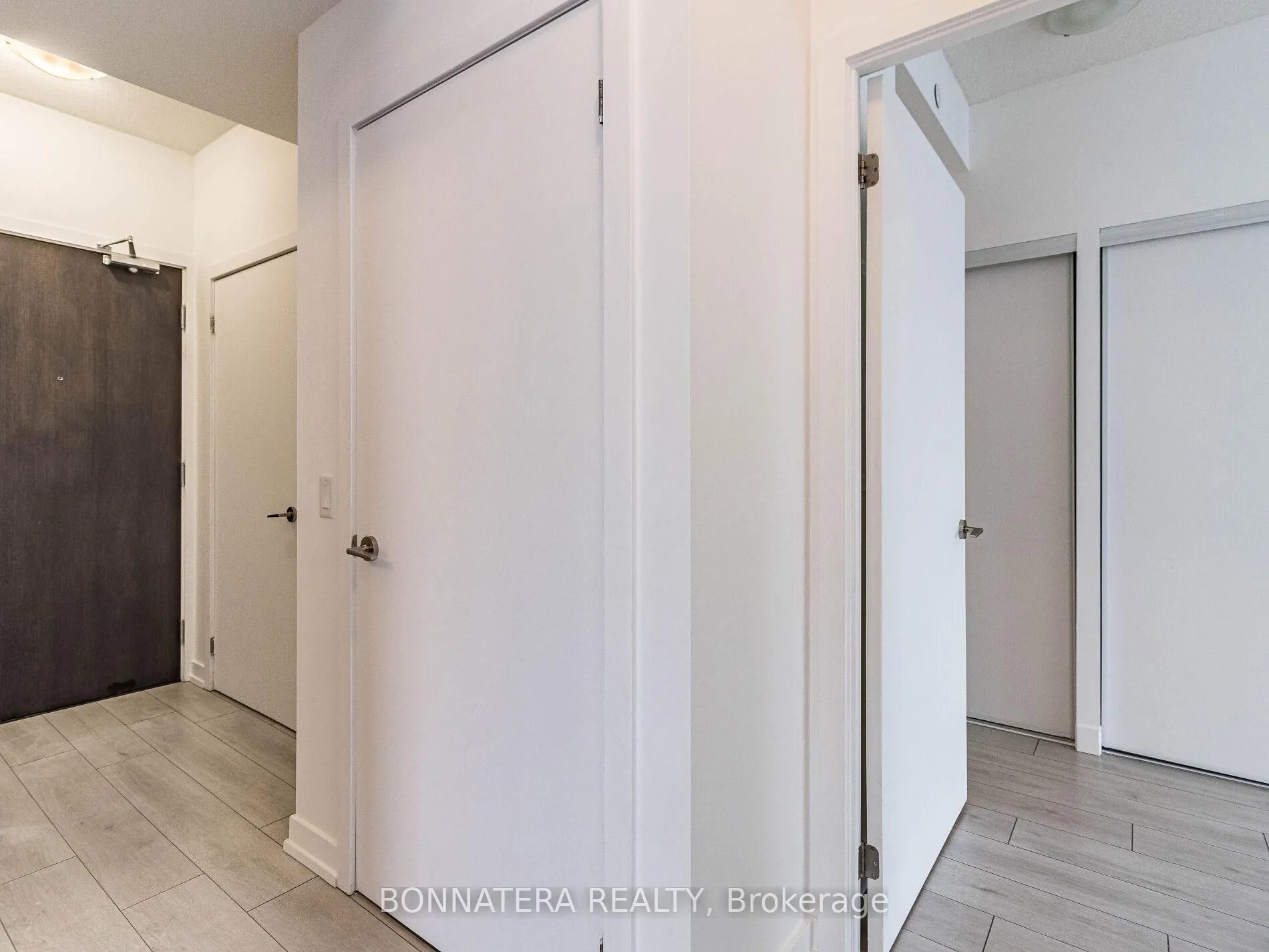 Photo 9 of Unit 1302, 55 Duke Street W, Kitchener, City Commercial Core — HOMEH