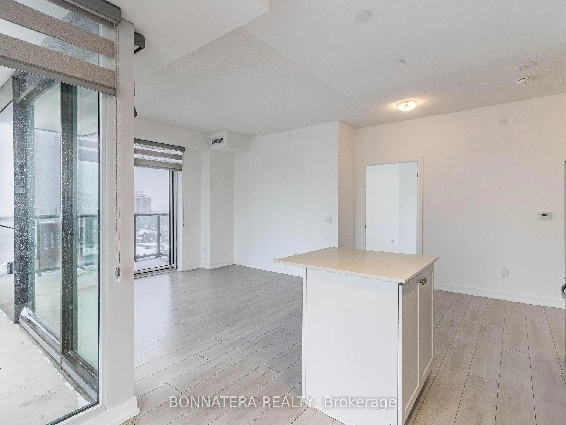 Photo 11 of Unit 1302, 55 Duke Street W, Kitchener, City Commercial Core — HOMEH
