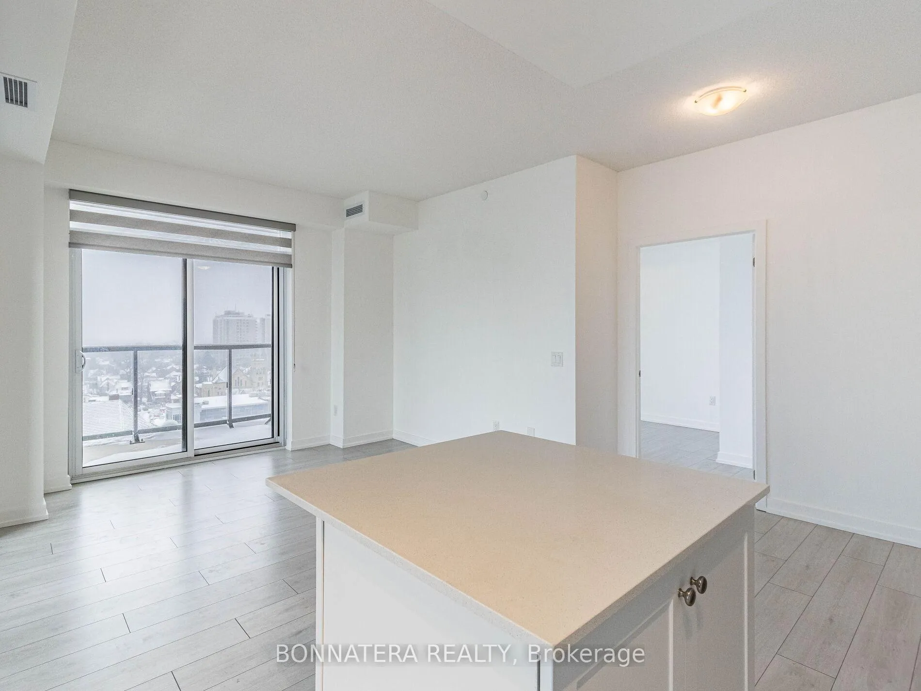 Photo 12 of Unit 1302, 55 Duke Street W, Kitchener, City Commercial Core — HOMEH