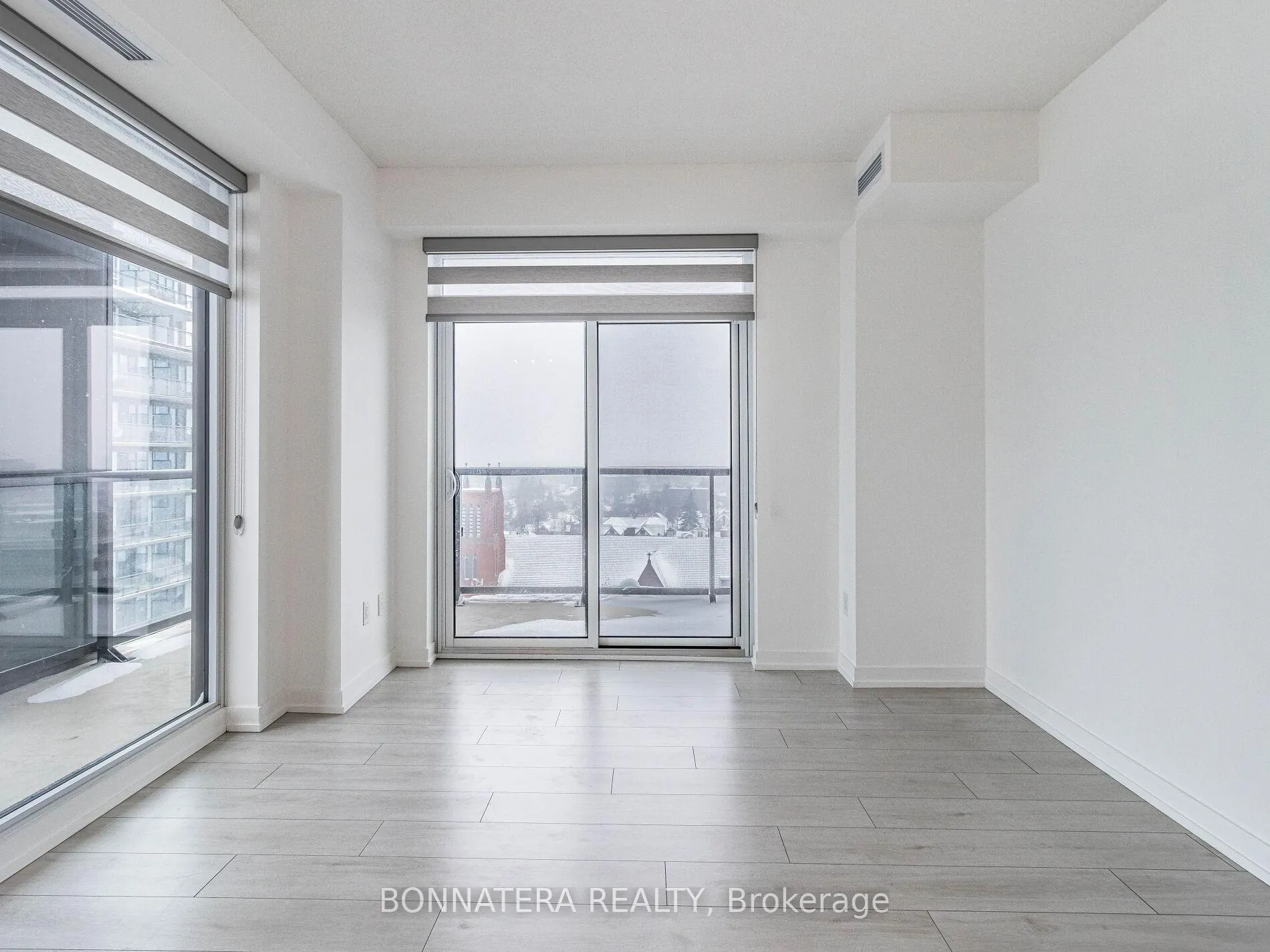 Photo 13 of Unit 1302, 55 Duke Street W, Kitchener, City Commercial Core — HOMEH