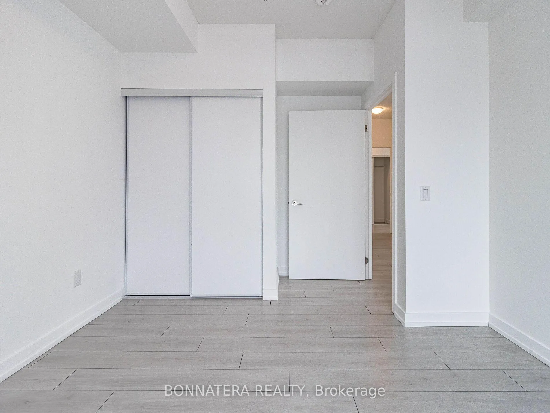 Photo 26 of Unit 1302, 55 Duke Street W, Kitchener, City Commercial Core — HOMEH