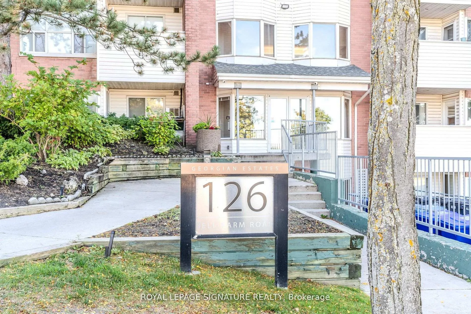 Photo 1 of Unit 215, 126 Bell Farm Road, Barrie, Alliance — HOMEH