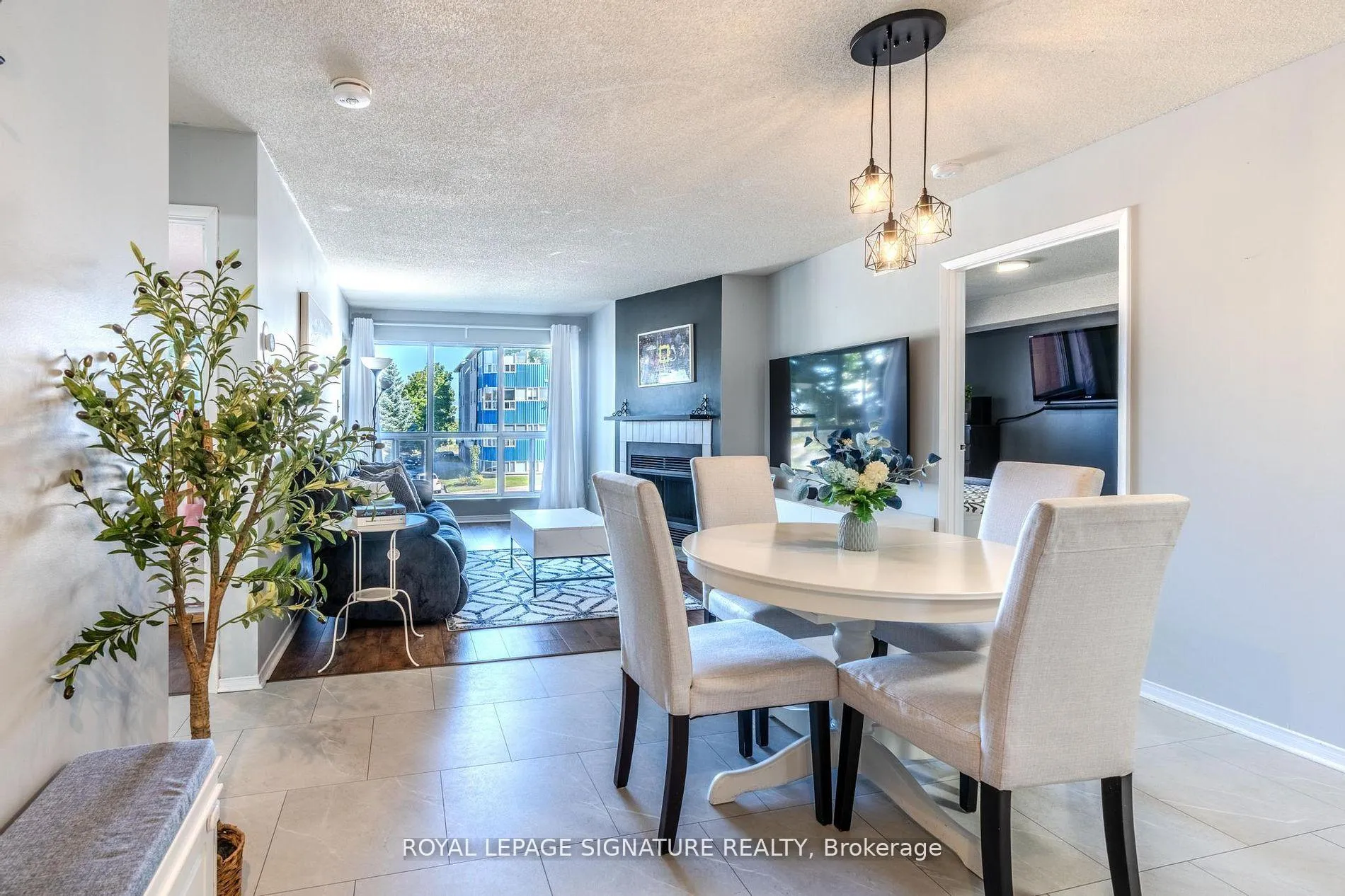 Photo 5 of Unit 215, 126 Bell Farm Road, Barrie, Alliance — HOMEH