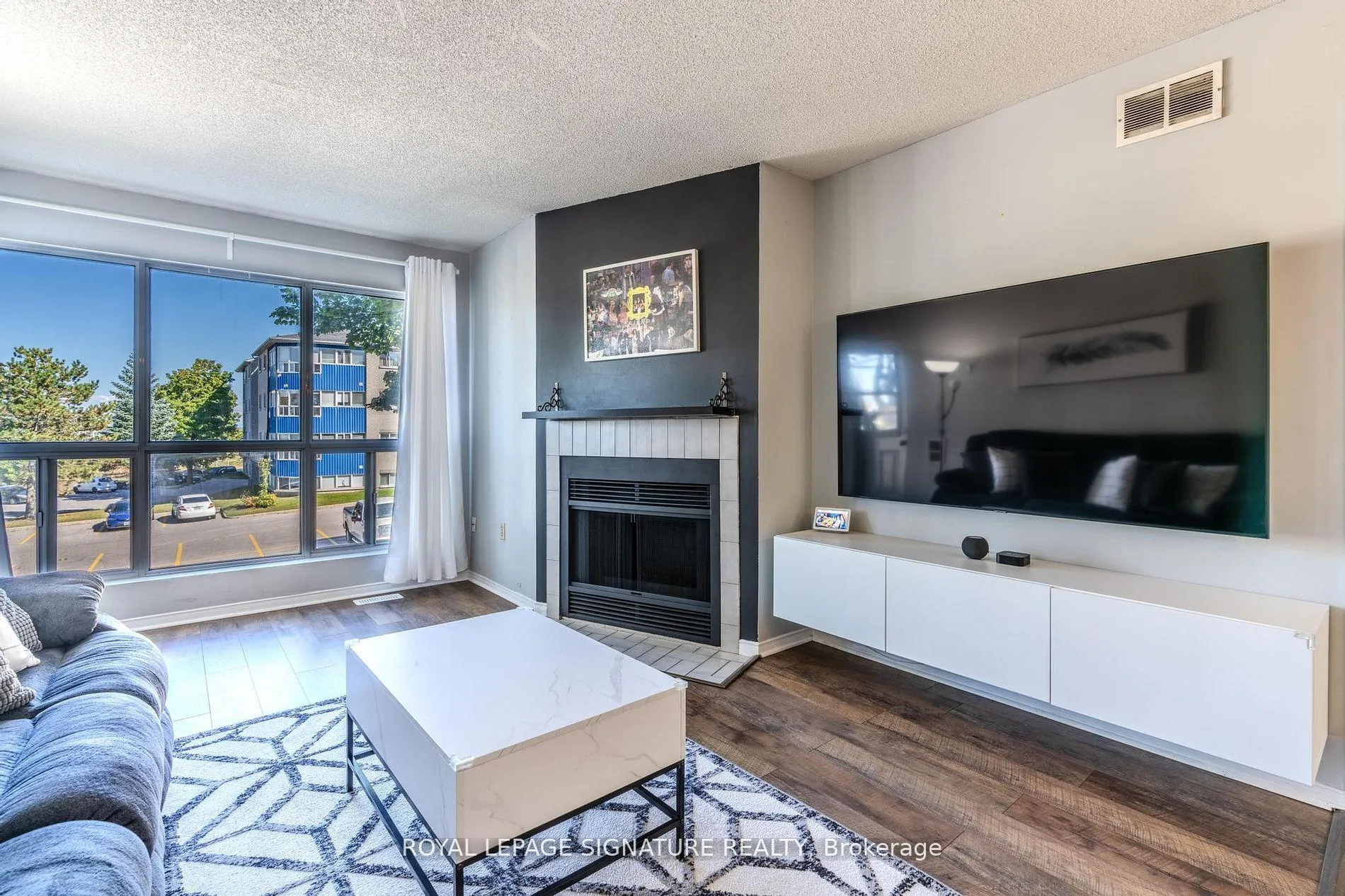 Photo 10 of Unit 215, 126 Bell Farm Road, Barrie, Alliance — HOMEH