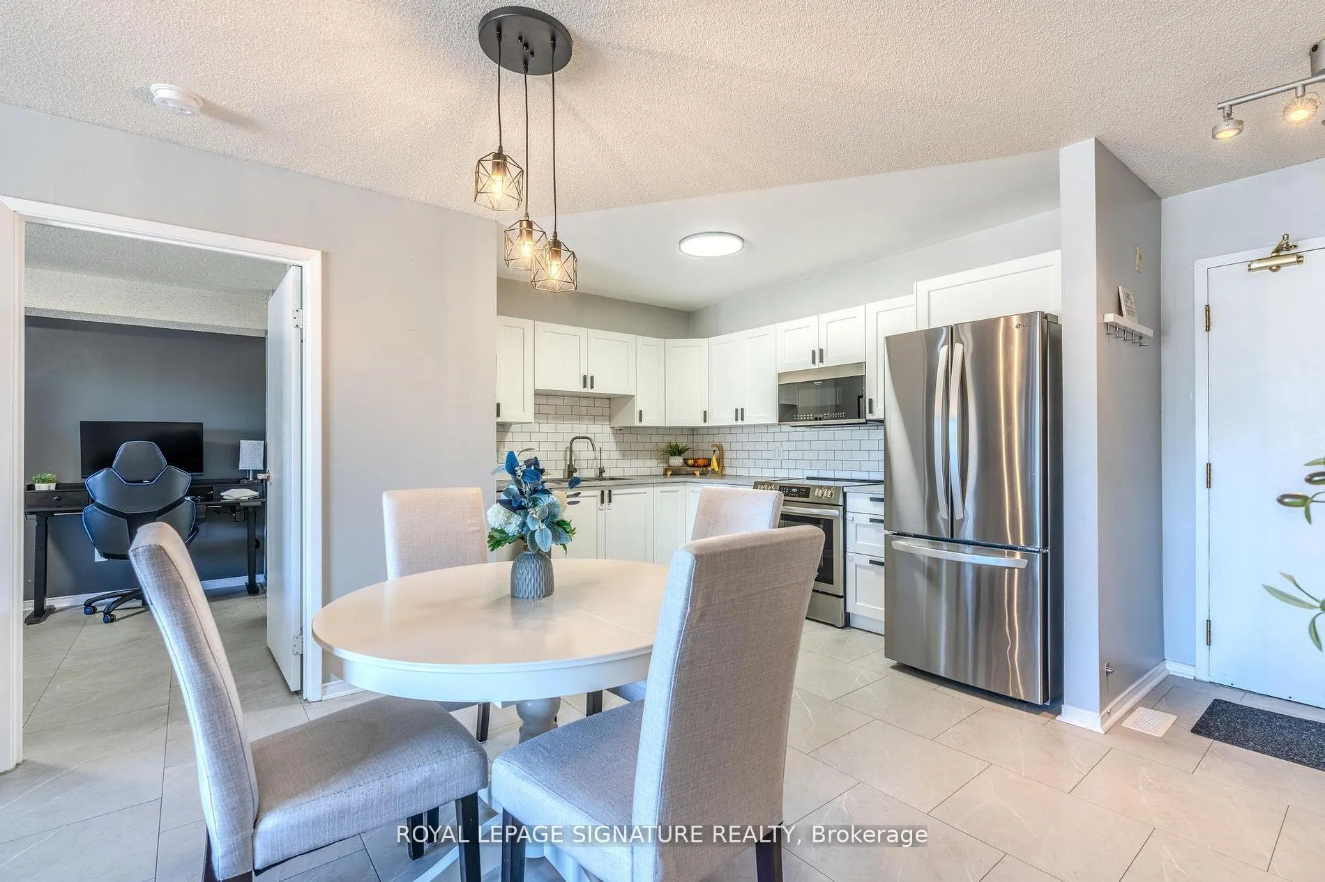 Photo 14 of Unit 215, 126 Bell Farm Road, Barrie, Alliance — HOMEH